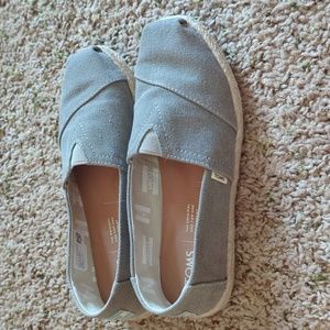Toms Size 6 Gray